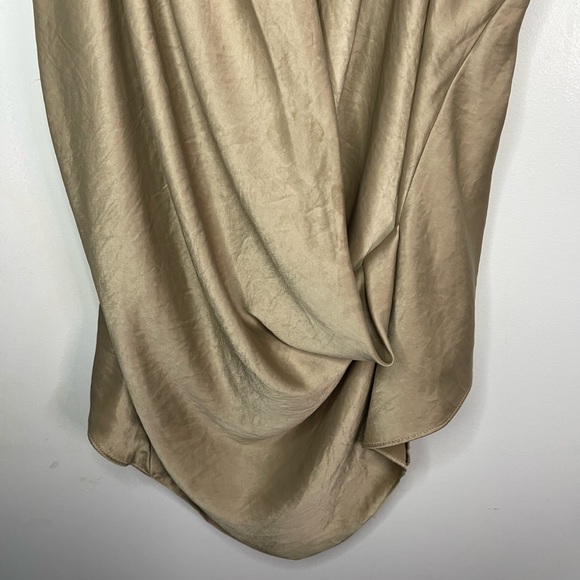Helmut Lang Gold Wrinkled Satin Sleeveless Draped V Neck Elegant Top - Picture 5 of 9